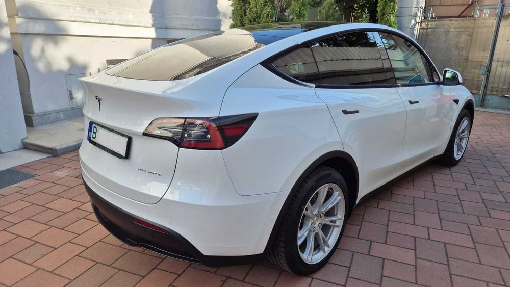 Tesla Model Y Dual Motor Long Range