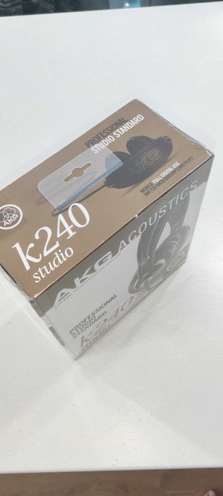 Casti NOI over the ear AKG K240