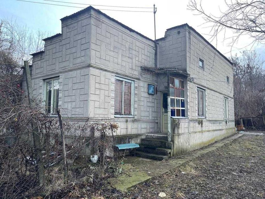 Casa si Teren de vanzare la tara in zona linistita