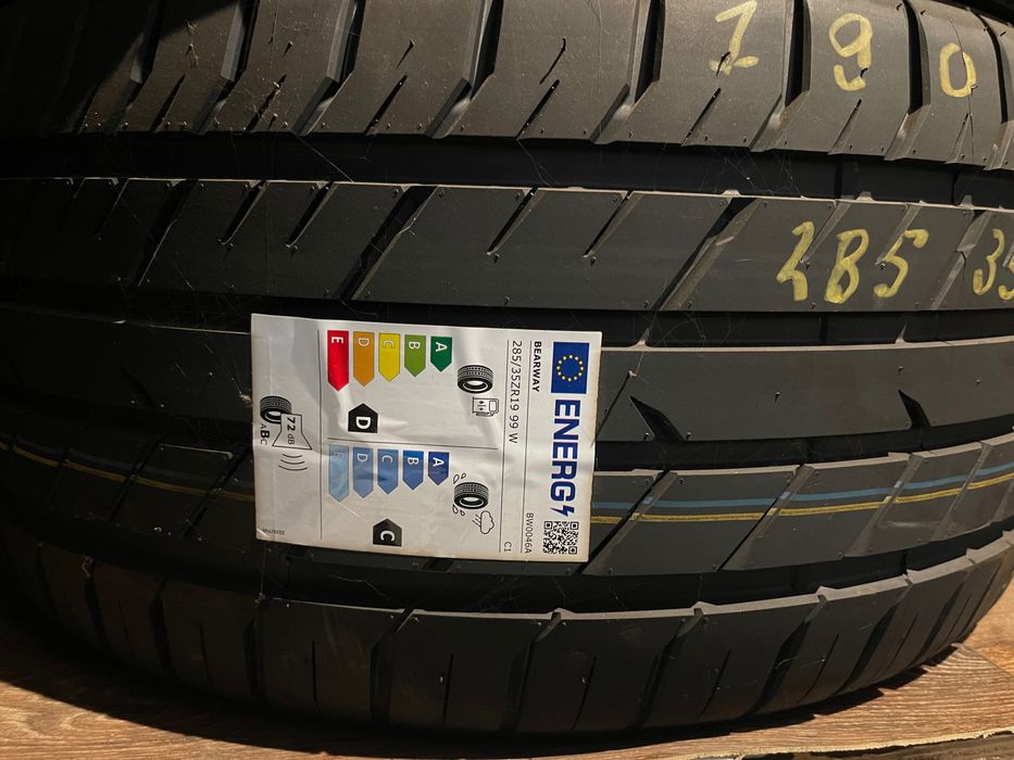 285/35 R19  99W Bearway