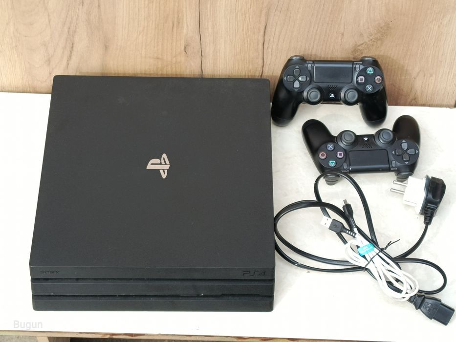 Playstation 4 Pro 1 terabayitlik  Holati ideal Koʻrasan kelgan