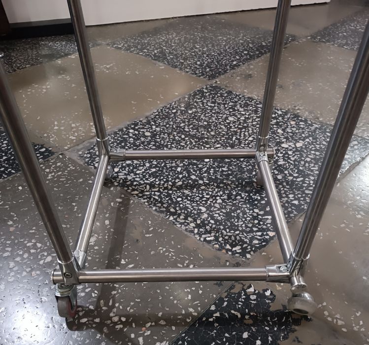 Вешалка напольная.