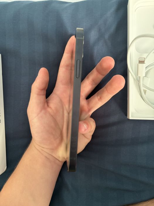 Vand iphone 12 128gb negru
