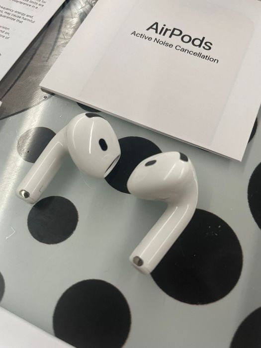 Căști Airpods 4 anc