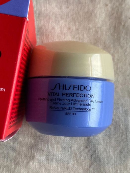 Shiseido Vital Perfection Uplifting and Firming Cream Дневен крем - 15