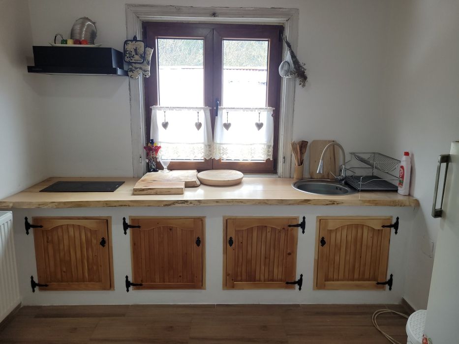 Cabana "Bârlogul ursilor" /TOPLITA 900 lei pe noapte