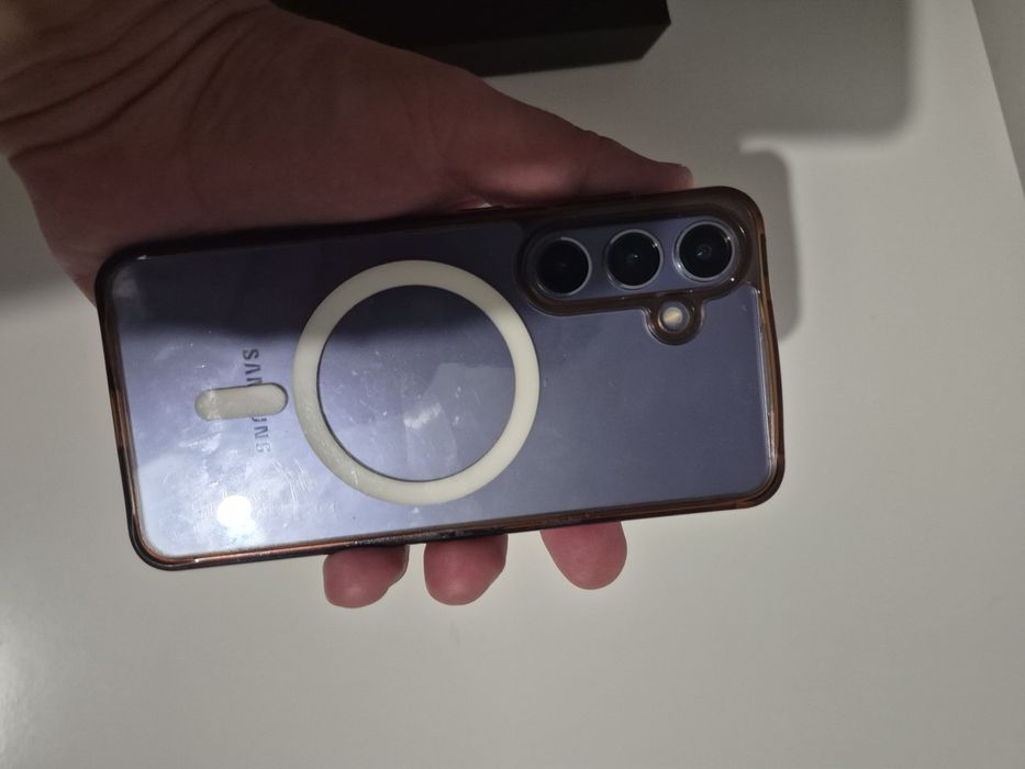 Vand Telefon Samsung S24 Cutie
Teleut cu folie si husa.
Telefonul vine impreuna cu cutia originala , Cablu, Husa si Folie + copie factura