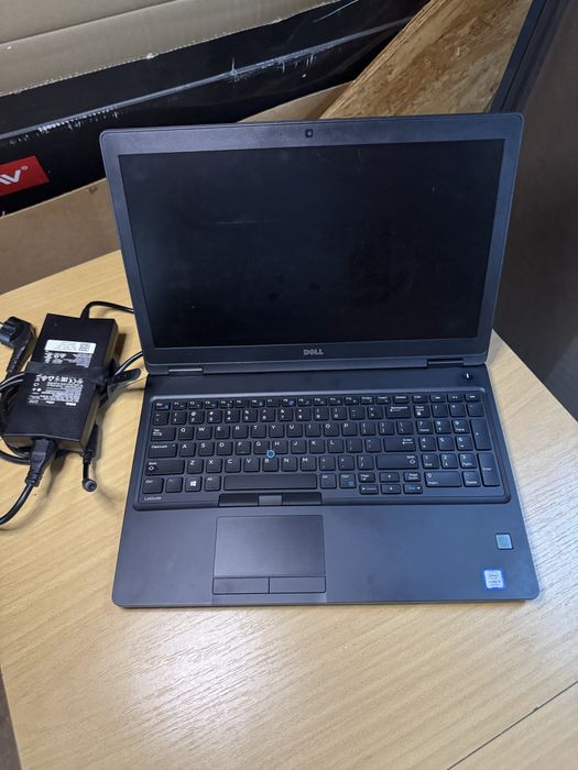 Dell Latitude E5570 i5 8gb ssd 256 w11
