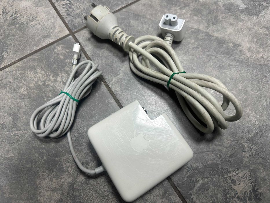 Оригинално зарядно Power Adapter Charger A1222  85W MagSafe
