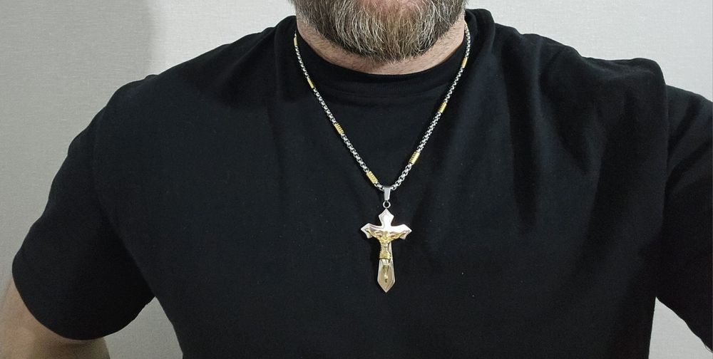 Lănţişor cu cruciuliţă