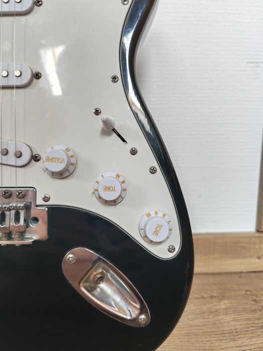 Chitară electrică e.zipy KZ1010 Stratocaster + husă | 3 pickup-uri