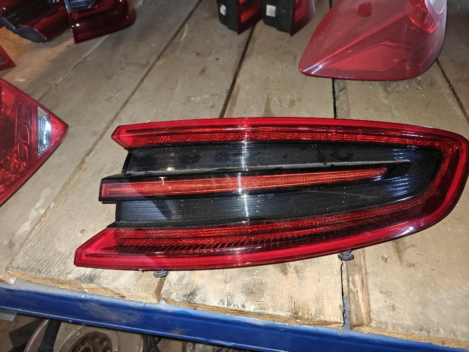 Triplă lampă stop led dreapta Porsche macan 95b 2016