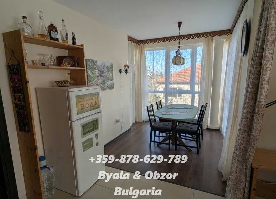 Просторен двустаен апартамент с камина