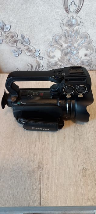 Видеокамера Canon xa10 сотилади