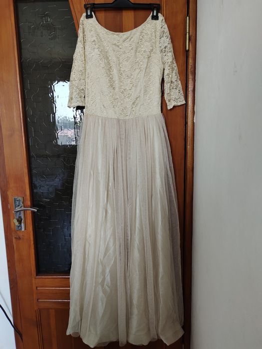 Вечернее платье  молочного цвета