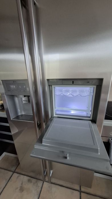 Хладилник LG двукрилен