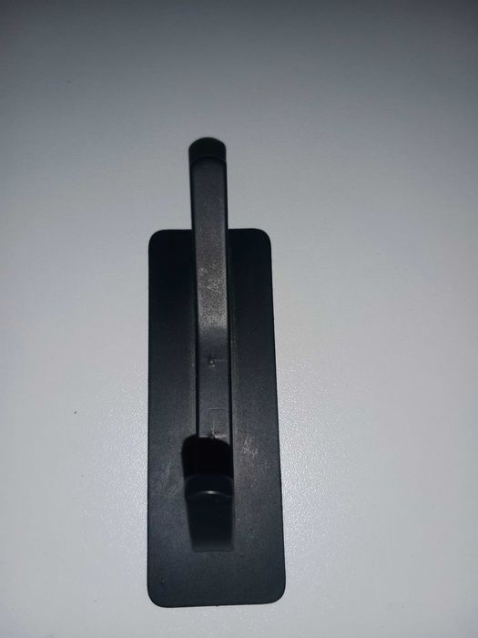 Крючки. металлические самоклеящиеся