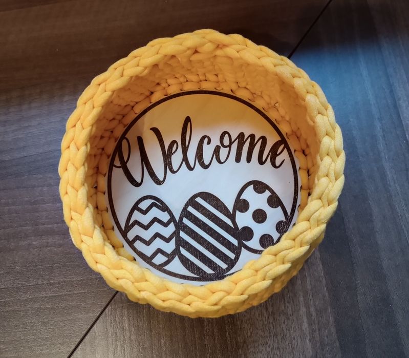 Ръчно плетен панер