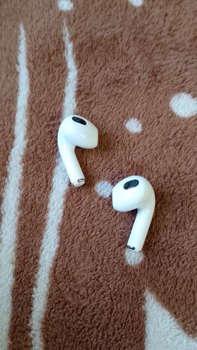 Vând caști airpods