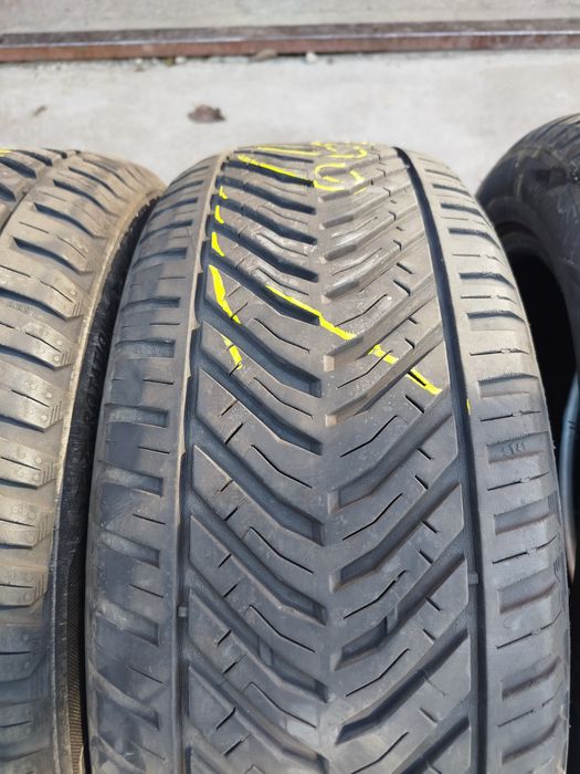 Vând anvelope 205/55/16  Taurus