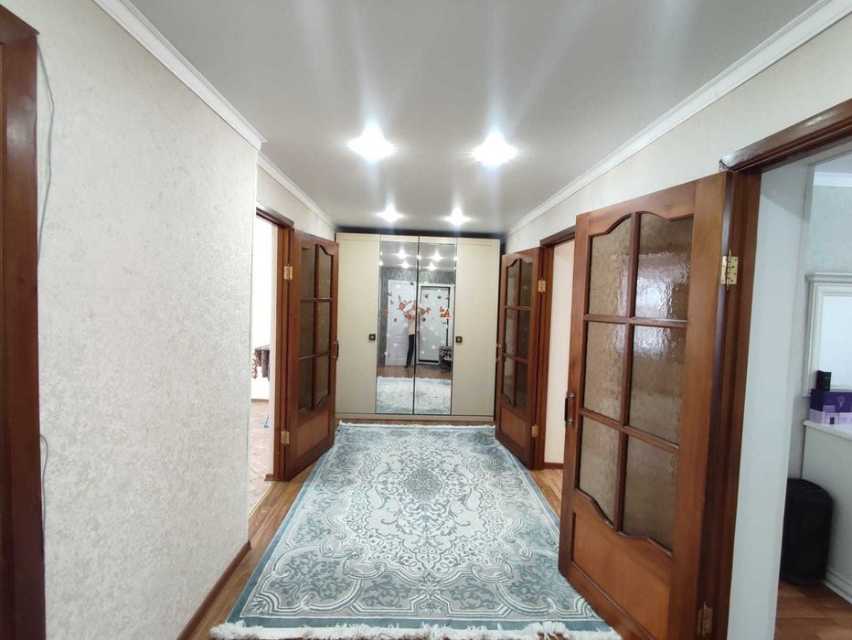 продается 4 комнатная квартира