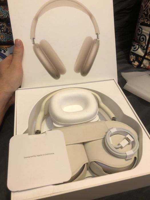 AirPods Max Starlight
