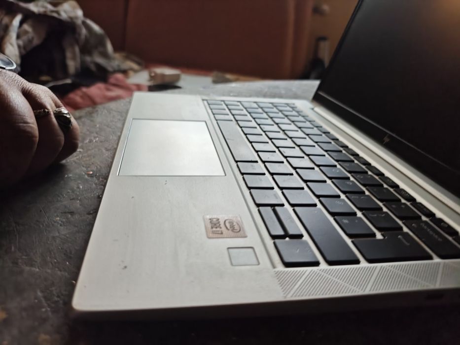 Лаптоп HP 13", 32 RAM, 400 GB SSD