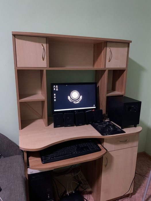 Продам компьютер и компьютерный стол
