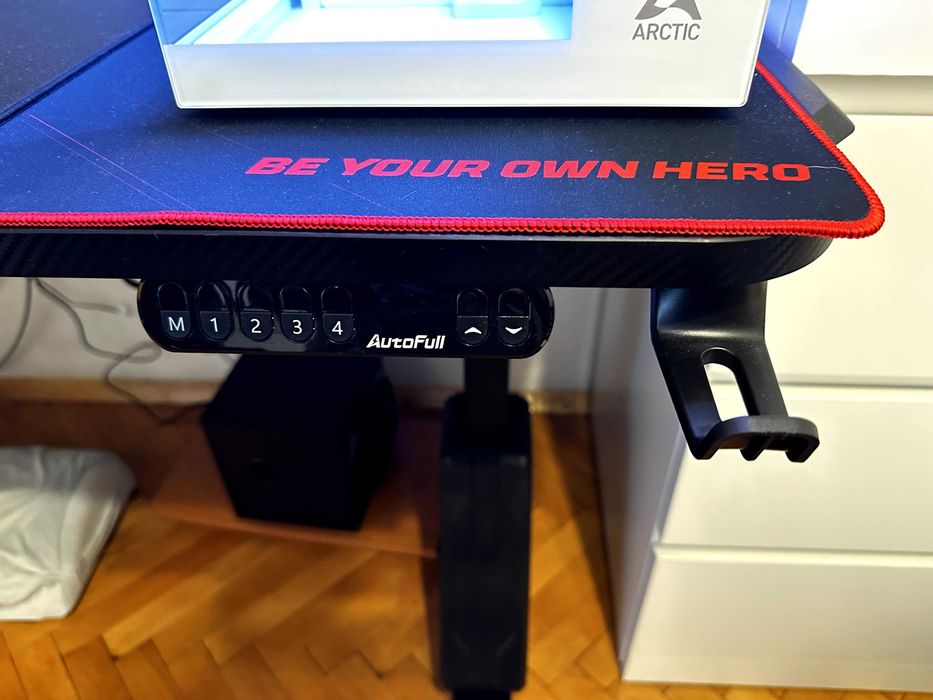 Геймърско бюро AutoFull A4 Pro RGB, електрическо, 160×71 см