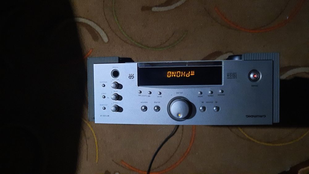 Усилвател с тунер GRUNDIG , RECIVER