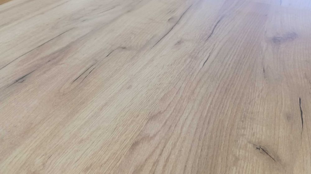 Разтегателна маса със столове