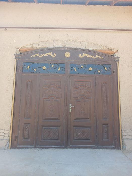 Temir darvoza sotiladi holati yaxshi. Kelishiladi. Darvoza Hazoraspda