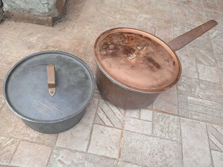 Стар  меден съд от преди много години.