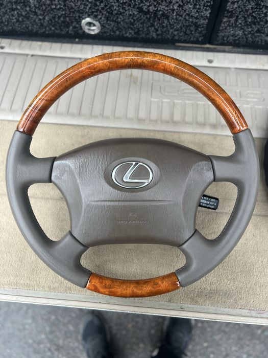 Продам руль на Lx 470