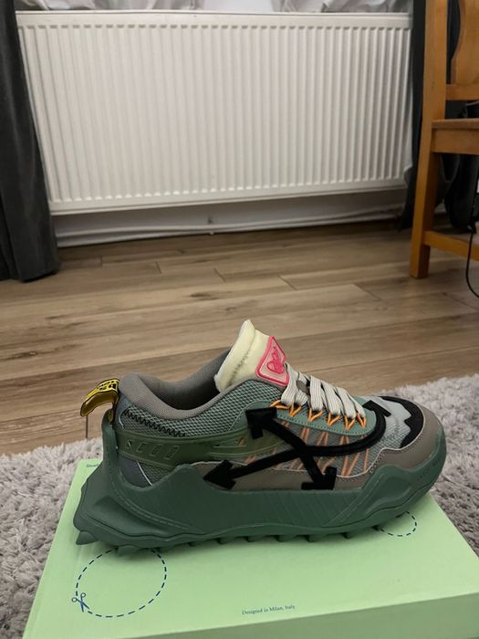 Vând adidași Off-White model Virgil Abloh, mărimea 43, noi (nepurtati)