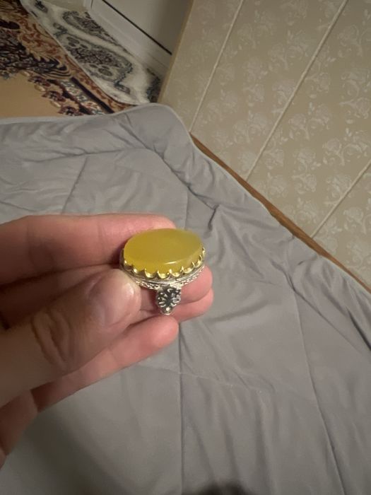 Aqiq toshlig Uzuk sotiladi