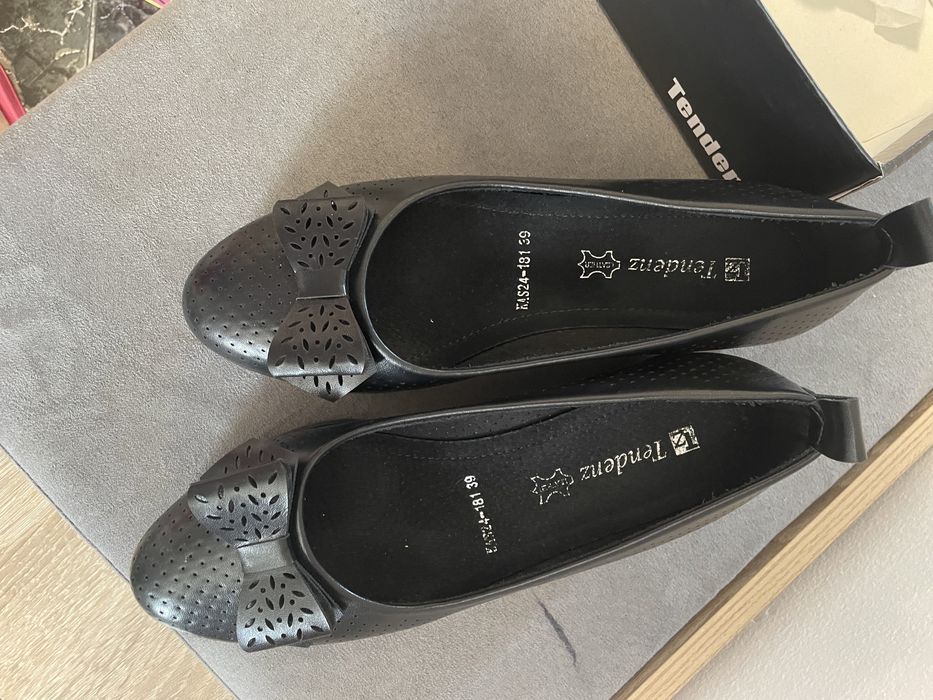 Обувки на тенденс 39