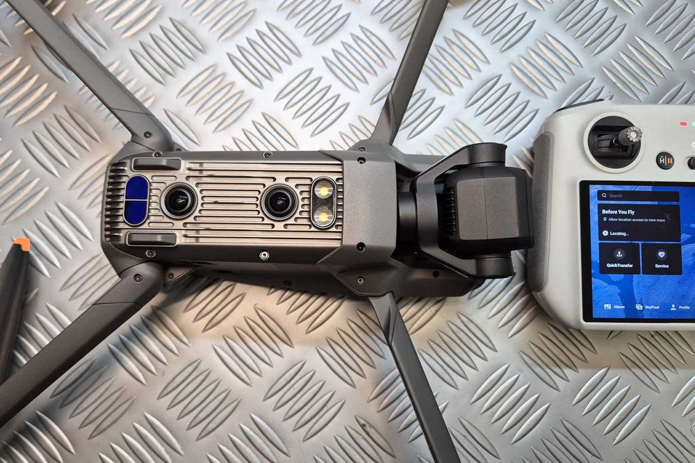 DJI Mavic 3 Classic + DJI RC (Smart Controller)