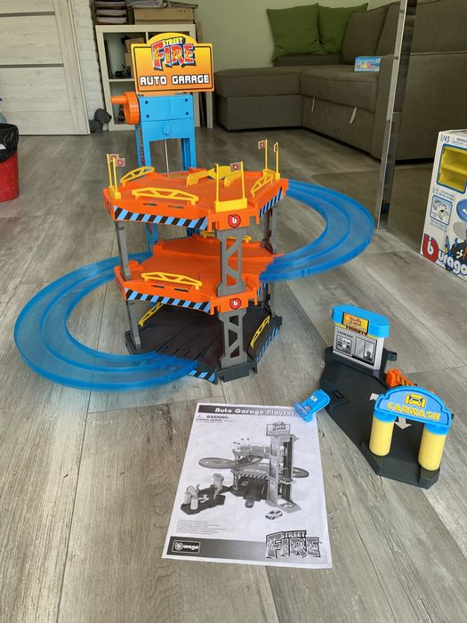 Писта, гараж, паркинг Hot Wheels, Fisher Price, Burago