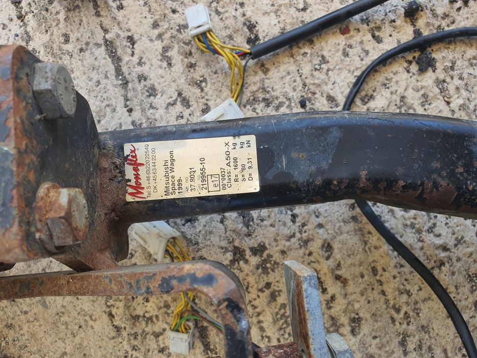 Тегличът  за Mitsubishi Space Wagon, произвеждан от 1999