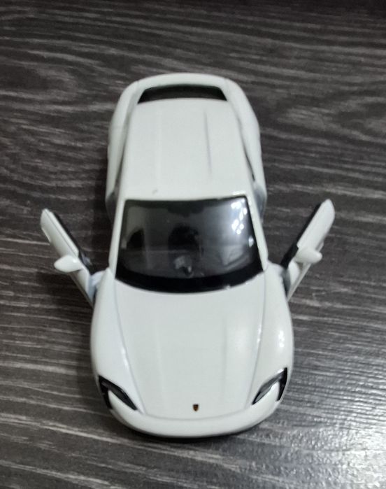 VÎND machetă PORSCHE MAYCAN TURBO S din metal de colecție