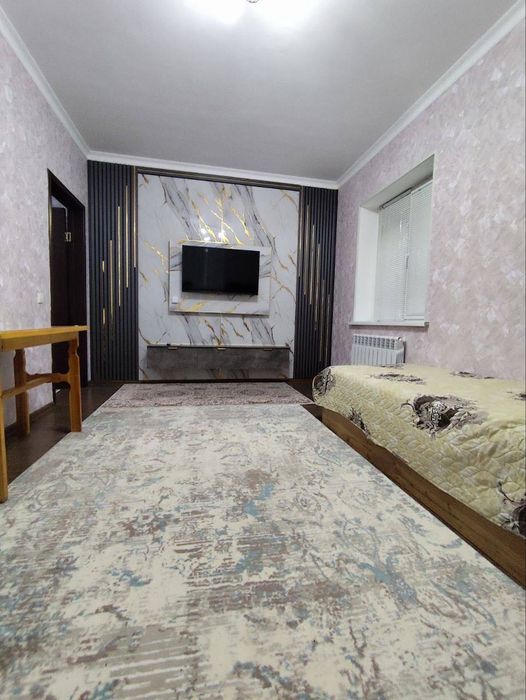 Сдается 3x комнатная квартира 
С обстановкой 
В горде Алмалыке