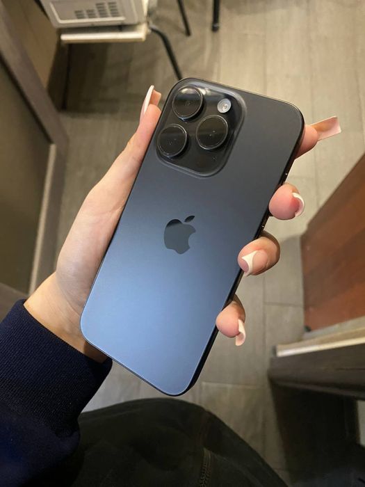 Телефон Iphone 15 pro