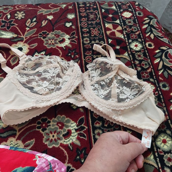 Бюстгальтер 4 шт. См.фото.