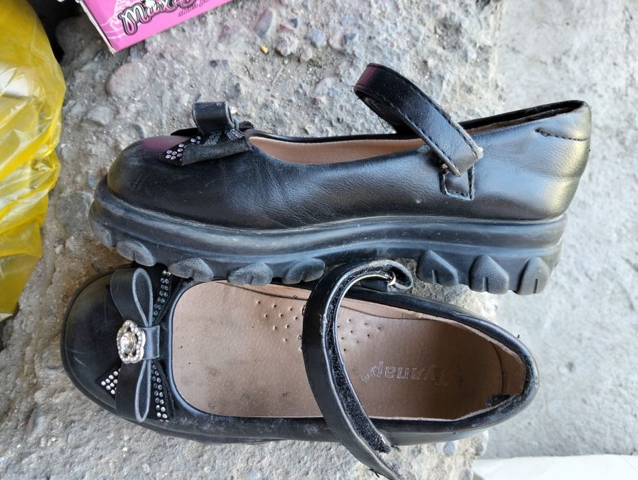 Туфли кроссовки для девочек. Взрослые платье