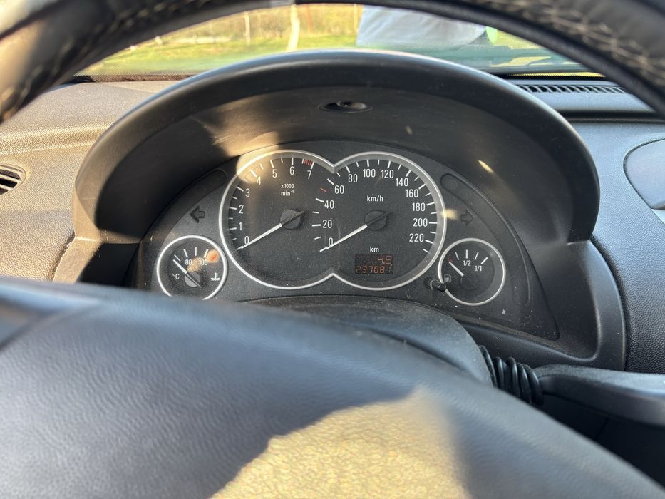 Masina Opel corsa