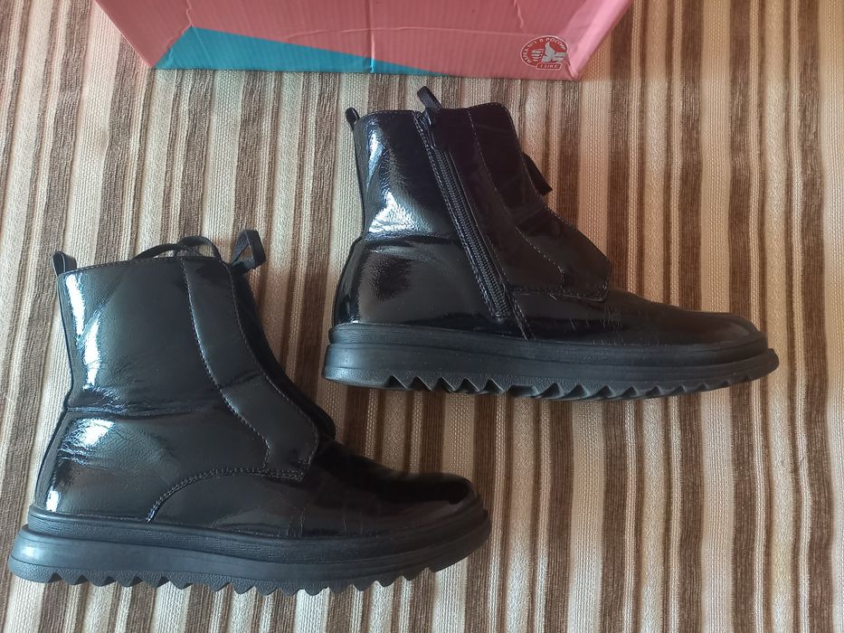 Ботинки лаковые для девочки KDX