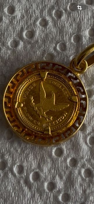 Monede aur in medalion Versace