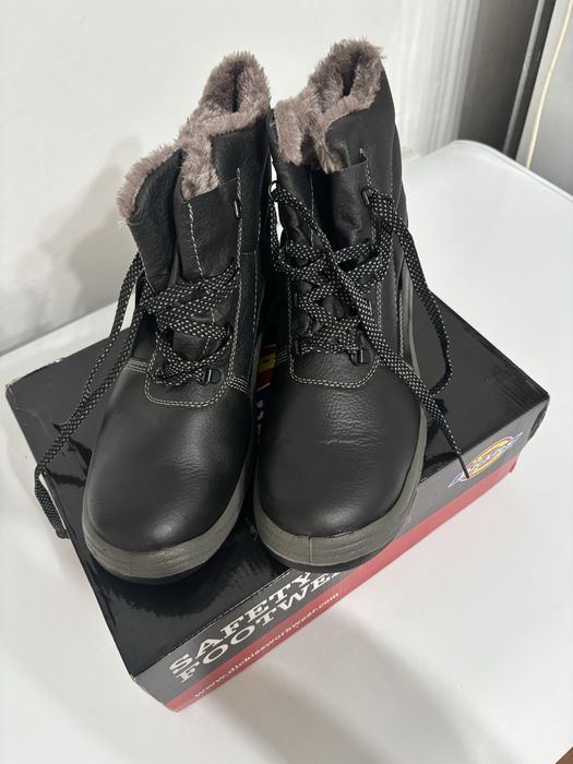 Спецодежда (комбенизон,сапоги)