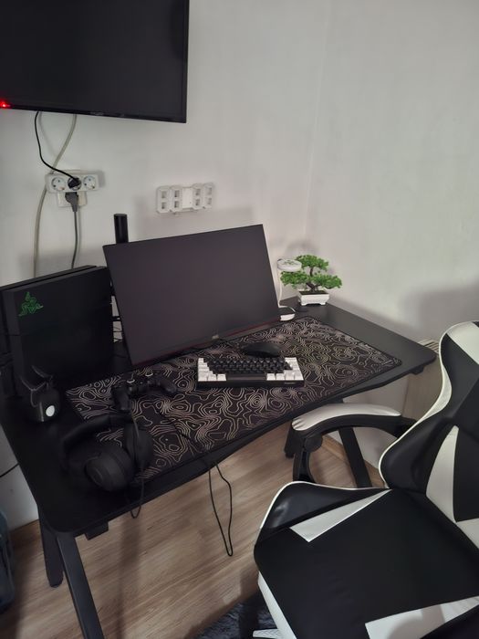 Vand ps 4 o maneta plus monitor